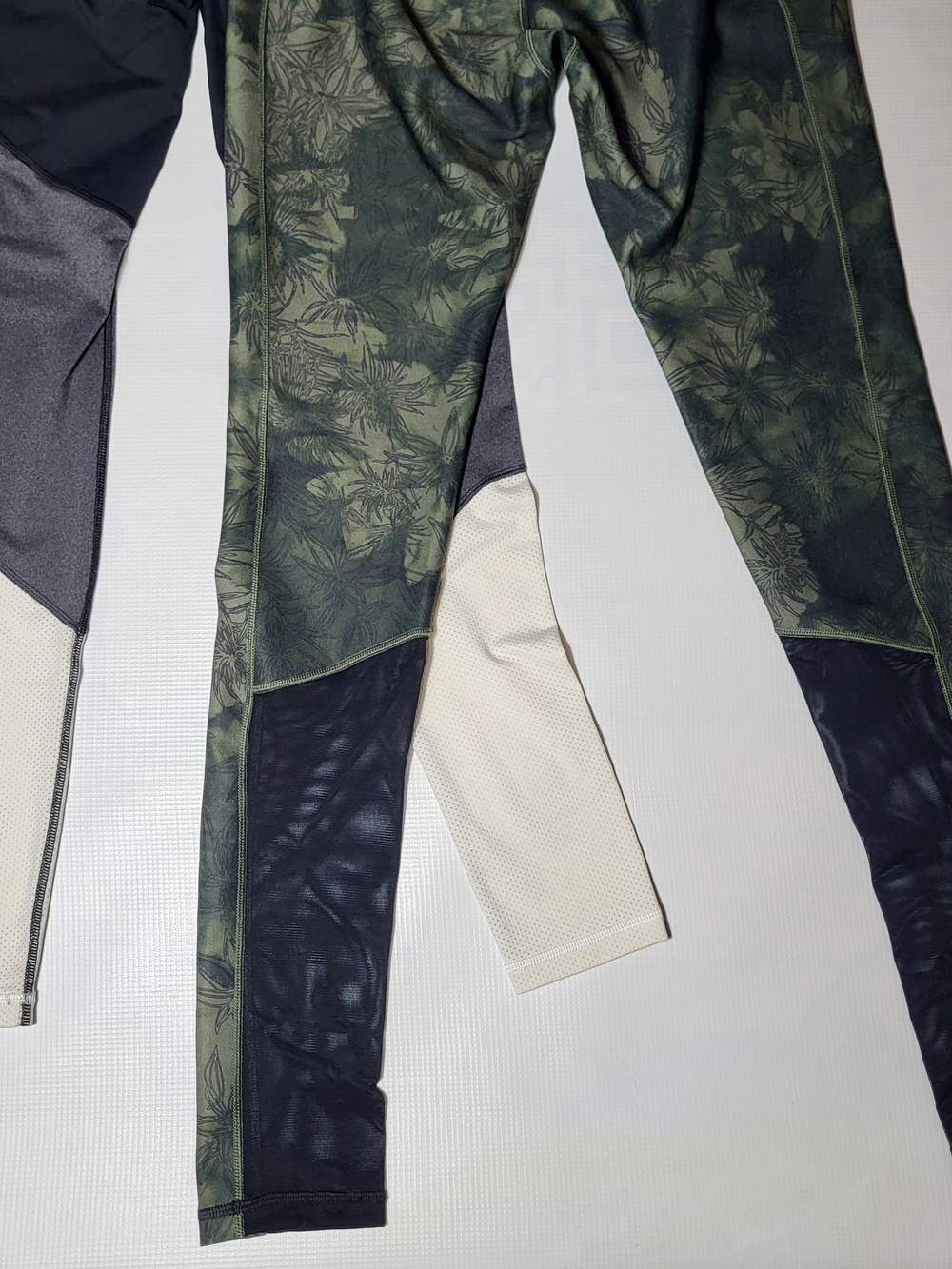 CALIA by Carrie Underwood Olive Green Floral and Black Colorblock Small - Picture 2 of 10